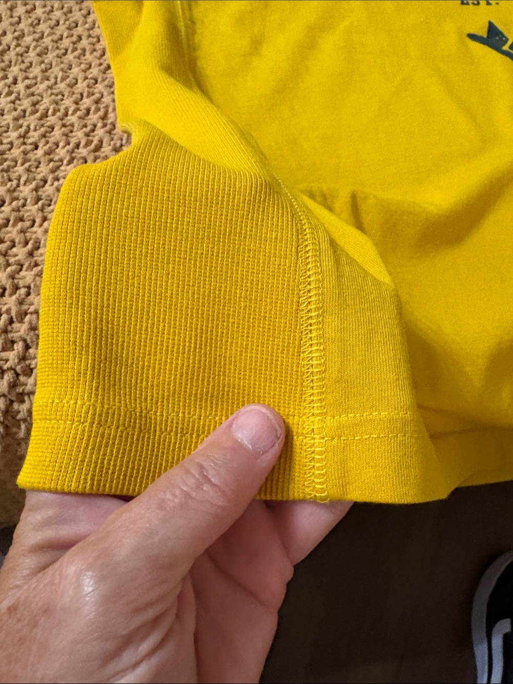 Champion Men’s Mustard Yellow Graphic Logo Tee Size Boxy S - Picture 4 of 6